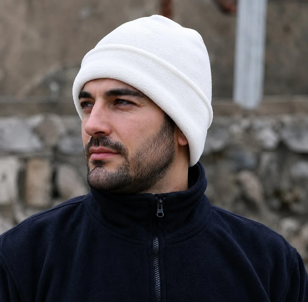 gorro polar con doblez blanco para hombre