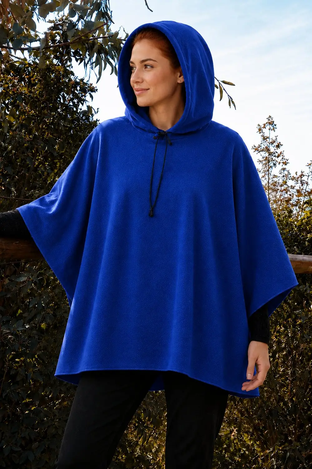 Poncho de polar azul con capucha para mujer - regalos corporativos VXM
