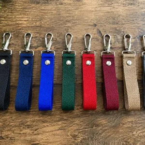 llavero de cinta resistente con mosqueton en 9 colores