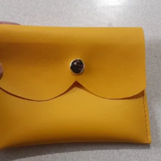 estuche multiuso pequeño en simil cuero de colores para guardar objetos