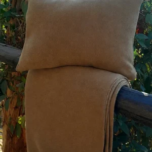 Set de manta y cojín de polar beige a juego – VXM