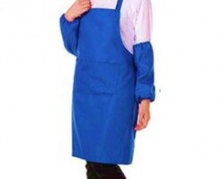 Ficha técnica del producto Pechera de cocina y trabajo,incluye mangas protectoras
Delantal corporativo, publicitario.
Pechera trabajo corporativa y Publicitaria Tela: Pechera, delantal ajustable en el cuello con pasador plástico
Para mejor ajuste, disponible en tela poliéster y en tela gabardina. Descripción: pechera corporativa y publicitaria, de trabajo, fabricada en tela 100
Poliéster, tela delgada y liviana, durable, lavable, fácil de planchar, se
Encuentra disponible en más de 20 colores para elegir, se puede aplicar logo bordado y estampado. Descripción: Pechera y o delantal publicitario de trabajo en tela gabardina composición
Algodón con poliéster, es más gruesa y se encuentra en 7 colores, se puede aplicar logo bordado y estampado Tallas de pechera: las tallas son estándar ,su uso es para hombre y mujer, también se encuentran disponibles en talla xxl si así se requiere. Usos: Pechera corporativa o delantal sus usos son variados, usos publicitarios para dar identidad a una marca, usos para trabajo en restaurantes, cafeterías, ferreterías, tiendas, clínicas, cocina ,de regalo corporativo etc. sus usos son variados y es para identificar a una marca y dar protección de manchas y productos. Lavados: se recomienda lavar sola sin otras prendas. Fono ventas:22-7244928 +56996569117 pechera de trabajo