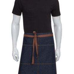 Ficha técnica: Mandil de tela mezclilla o jeans con tirante en tela huincha poliester. Mandil de mezclilla con tirante café en tela huincha,ideal para trabajo,protección de ropa y regalos corporativos. Se encuentra disponible en Mezclilla color azul y negro. El tirante de la cintura se encuentra disponible en màs de 10 colores. Usos: sus usos son varios, pechera parrillera, regalo publicitario.regalos corporativo,Ropa de trabajo,Cocina etc. Lavados:se recomienda lavar sola sin secadora. Mandil de jeans