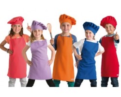 Delantal gorro cocinero infantil,se encuentra disponible en màs de 21 colores.
Tamvièn ofrecemos la opción de personalizar con logo.