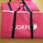 Venta de mantas de picnic al por mayor
Manta de picnic impermeable,ideal para exteriores e interiores ,tela superior impermeable y tela inferior repelente,incluye arnés para un fácil traslado,se encuentra disponible en 20 colores para elegir ,la puedes personalizar con logo,ideal para eventos,regalos para tu equipo,merchandising. Regalo de merchandising,manta picnic impermeable