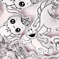Regalos para niños,peluche para pintar,el peluche a imprimir puede ser a elección.
hay más de 50 diseños para elegir,puedes crear tu propia mascota para pintar.